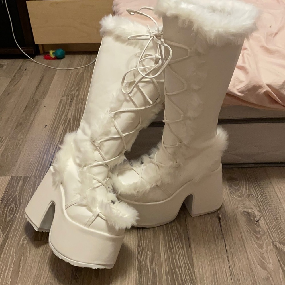 Demonia Camel-311 white TRADE PLZ